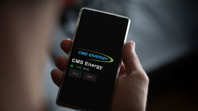 CMS Energy Stock: Is CMS Underperforming the Utility Sector?